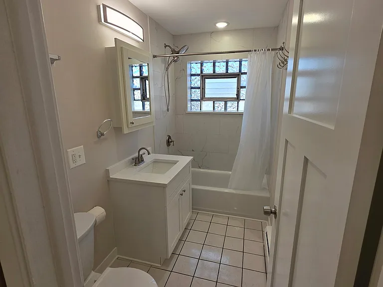 419 S East Ave #2D — Photo 4