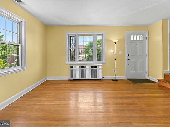 5th image of 48 Lyndale Ave