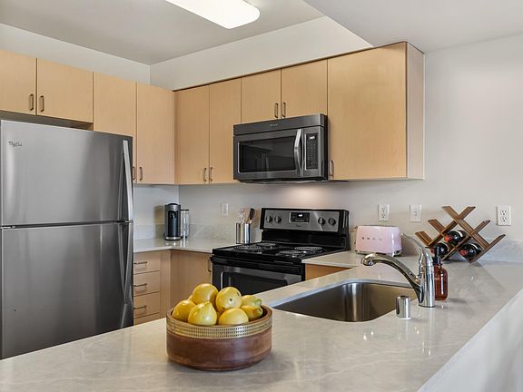 Plaza One Bedroom Kitchen