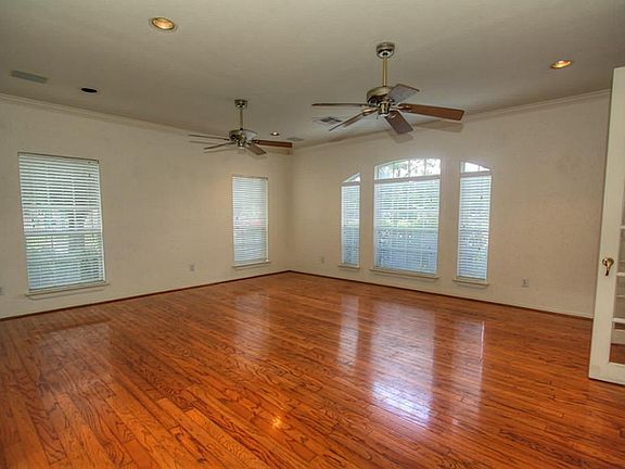 4th image of 15902 T C Jester Blvd