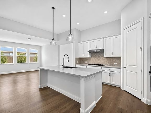 5th image of 1724 Elderberry Ln