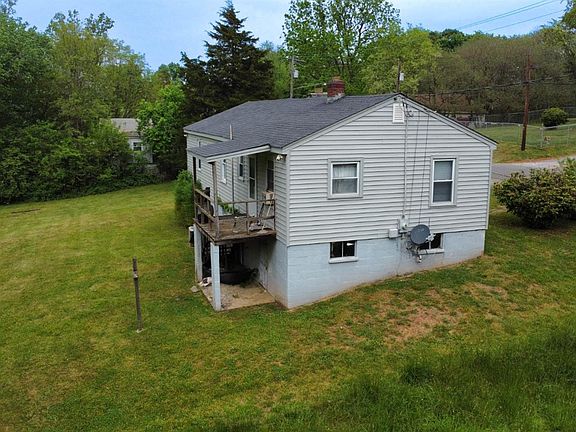 4th image of 2123 Craig St