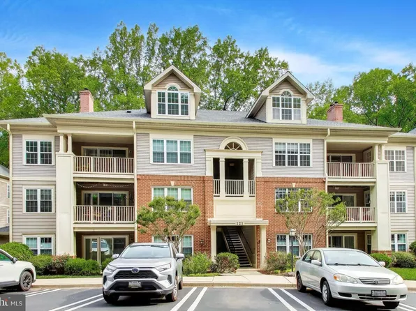 121 Timberbrook Ln APT 203, Gaithersburg, MD 20878