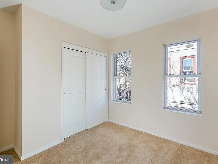 142 S Peach St — Photo 14