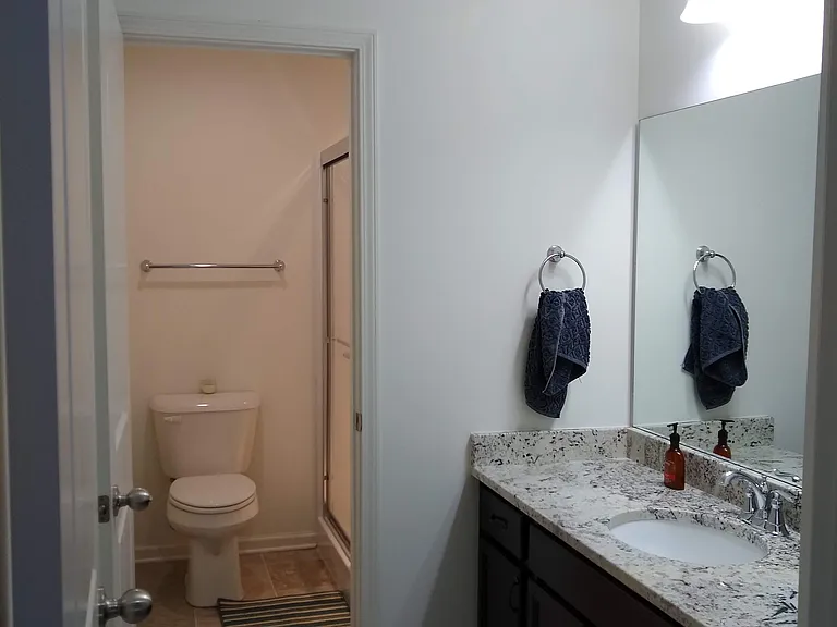 1845 Glen Shady Blvd — Photo 27