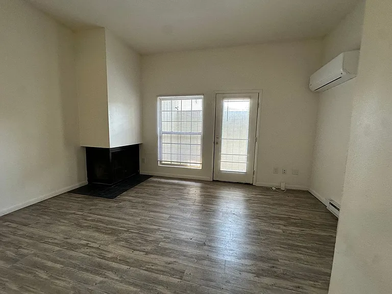 University Park Apartments near Cornell University — Photo 285