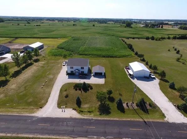 1610 53rd Dr N, Franksville, WI 53126
