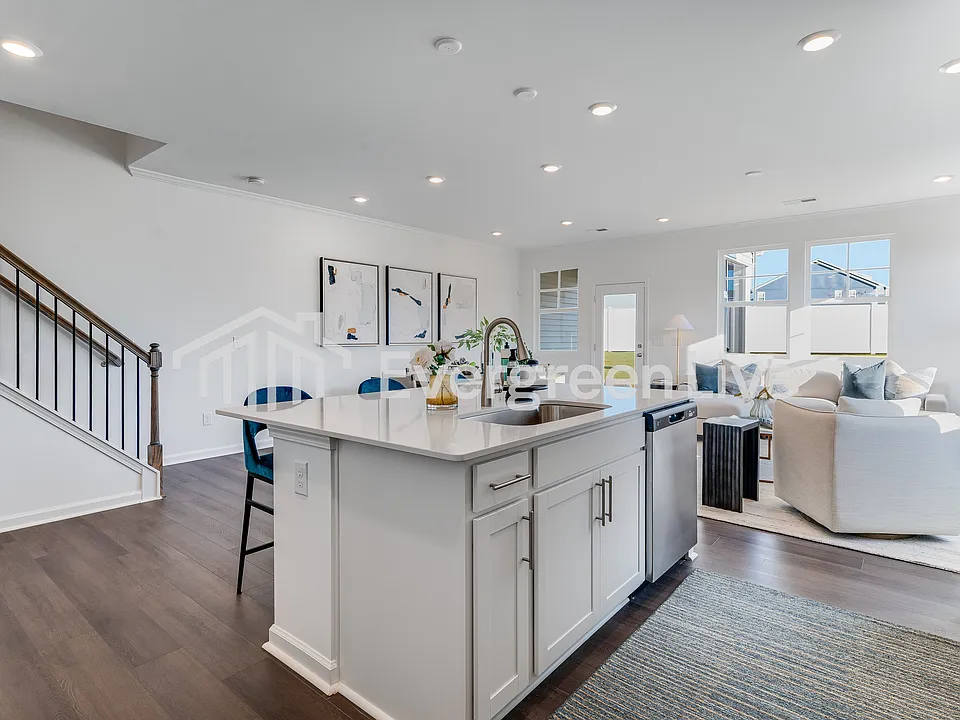 2922 Hickory Field Dr