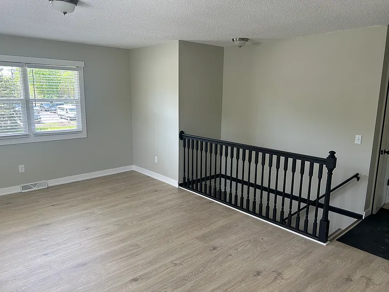 3516-3518 Kenowa Ave SW — Photo 6