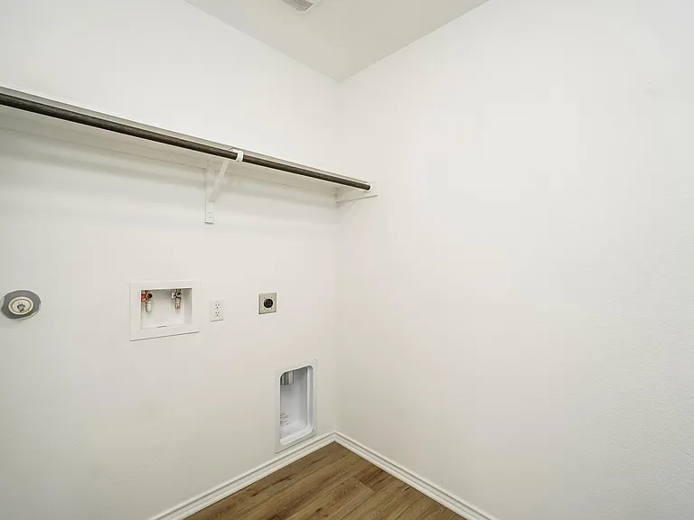 341 Madrid St — Photo 18