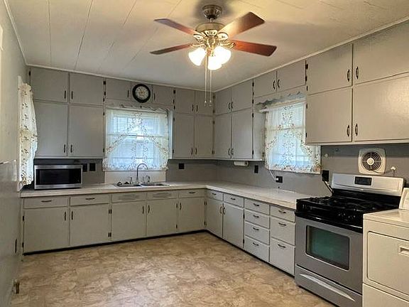 3rd image of 519 Dewey Ave