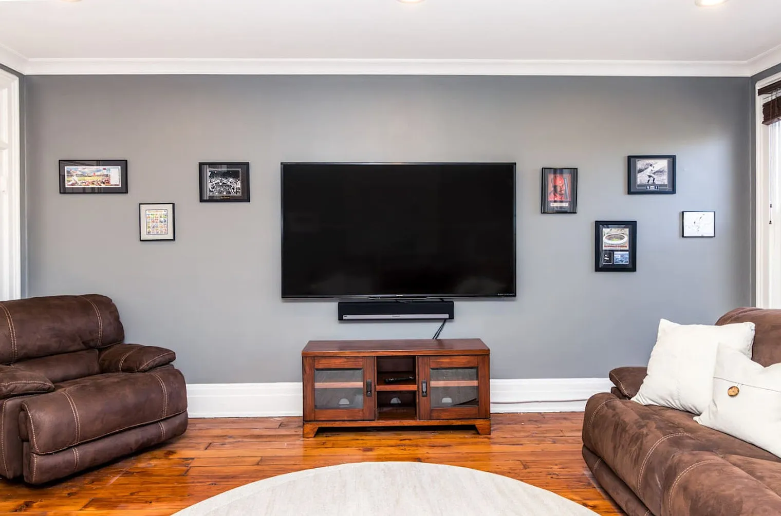 5 bed, 3.0 bath, 4542 sqft, $10,679 — Photo 3