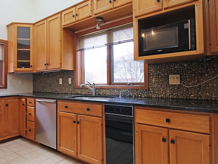 6872 Melrose Dr — Photo 9