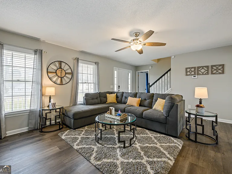 23 Magnolia Ct NE — Photo 1