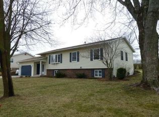 1221 Tifwood Dr, Jefferson, WI 53549