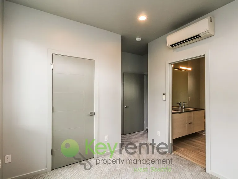 5259 Fauntleroy Way SW — Photo 16