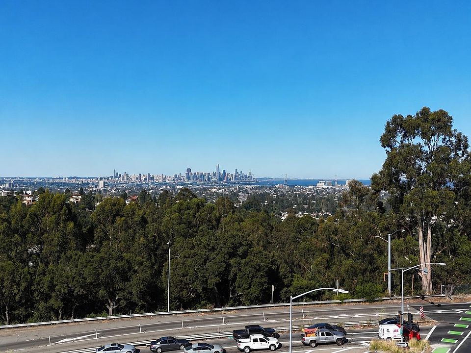 1st image of 8 Hiller Dr