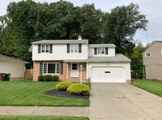 7006 Edgecliff Dr, Parma, OH