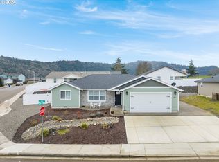 291 SE Kara St, Winston, OR 97496