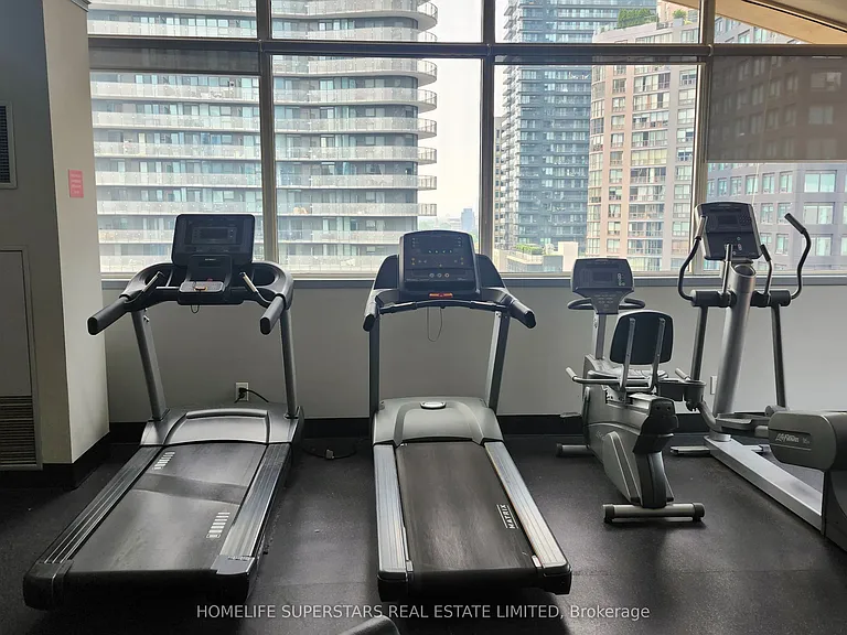 555 Yonge St #301 — Photo 7