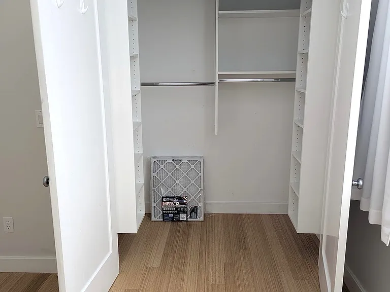321 W 2nd St #10 — Photo 19