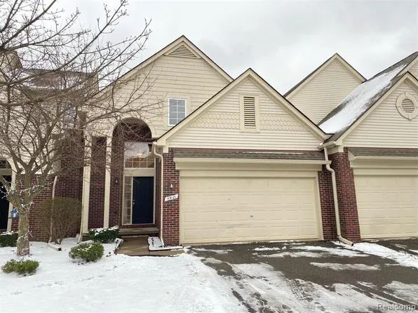 43121 Providence Ln, Canton, MI 48188