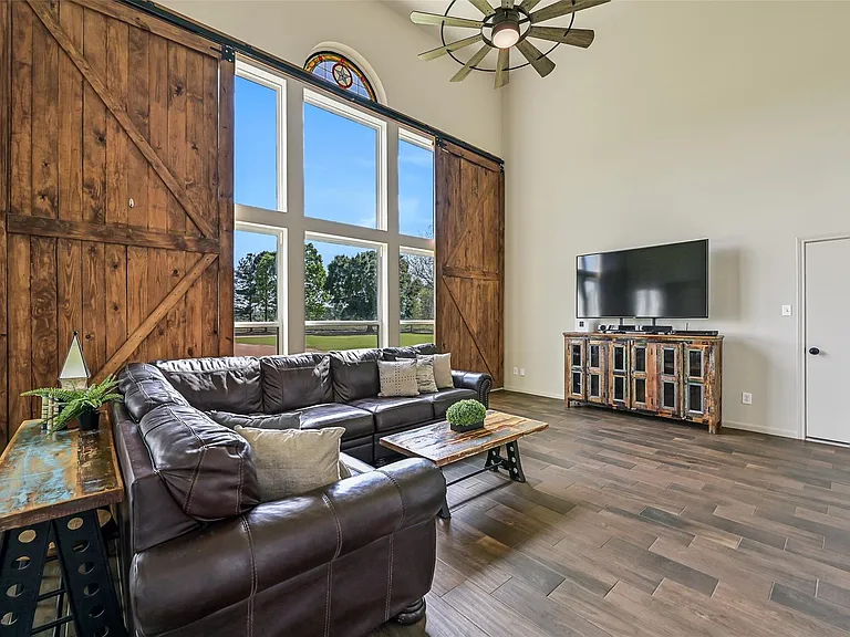 1404 Hollier Rd — Photo 12