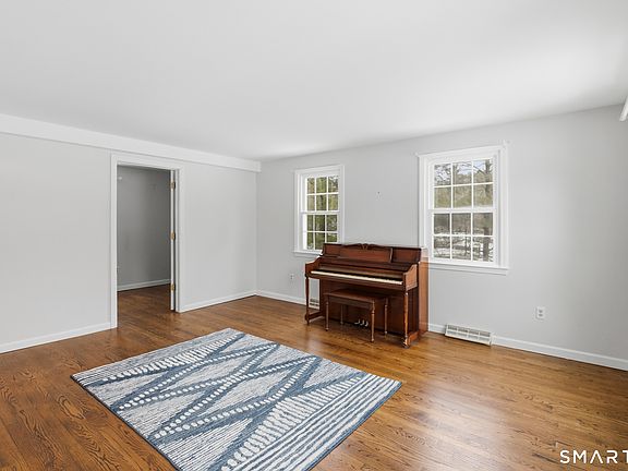 5th image of 34 Rocklyn Drive