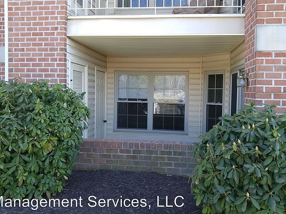 3rd image of 1708 Landmark Dr APT J