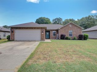33 Castleton Dr, Ward, AR 72176