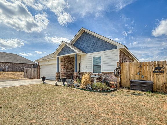 2nd image of 15952 Prairie Rose Dr