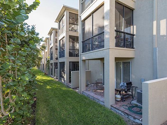3rd image of 10120 Bayou Grande Ave