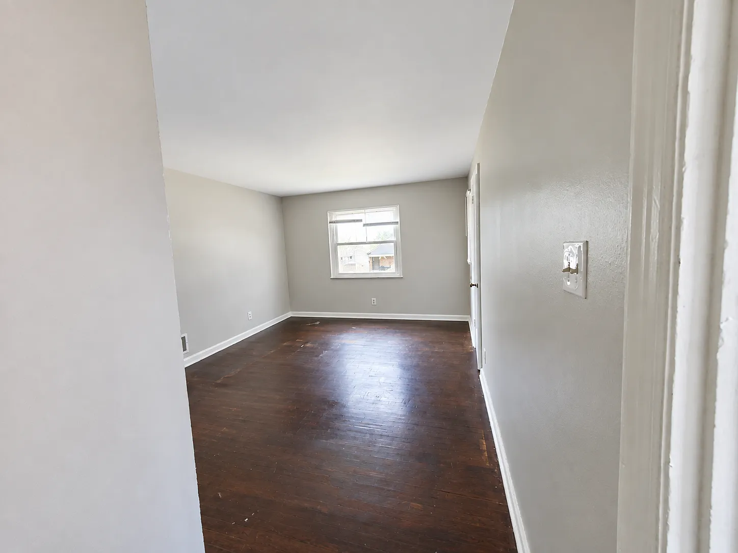 736 S. Chesterfield Rd - Apartment B — Photo 2