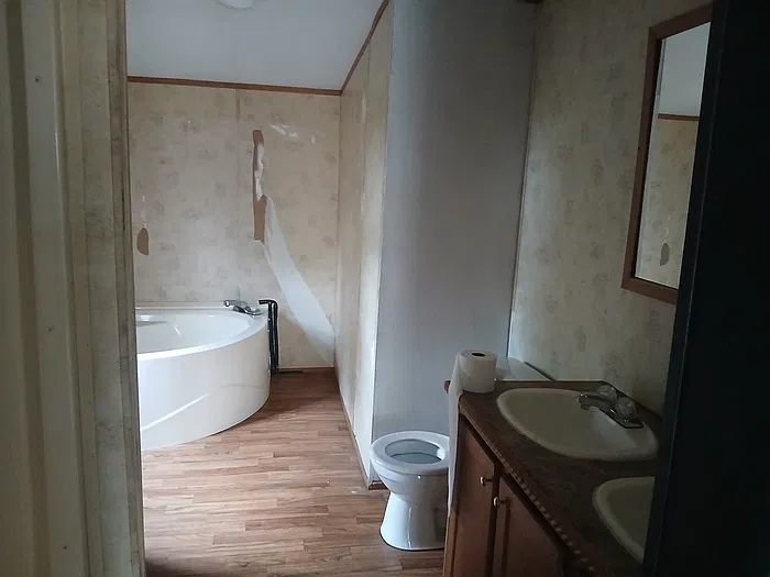 3 bed, 2.0 bath, 1344 sqft, $1,000 — Photo 4