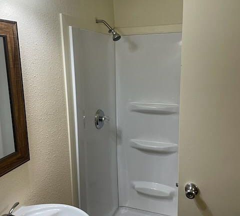 5th image of 3712 Venice Rd #6
