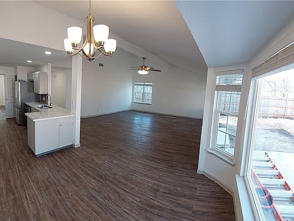 5th image of 1706 Creek Bend Cir