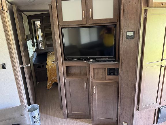 4th image of 322 Buck Trail Rd