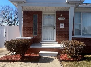 8683 Pierson St, Detroit, MI 48228