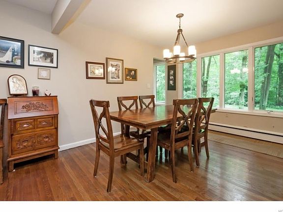 4th image of 60 Birchwood Ln