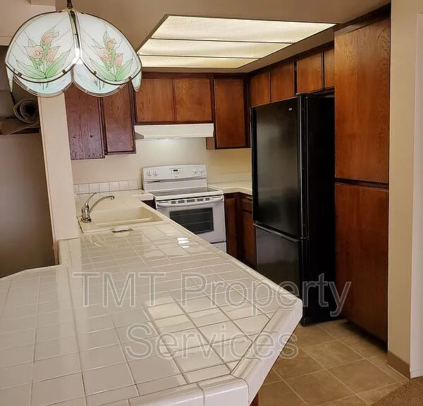 924 N O St — Photo 6
