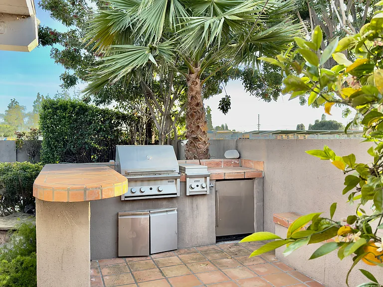 9696 Mariposa Ave — Photo 7