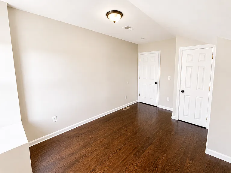 163-165 Lehigh Ave #3 — Photo 7
