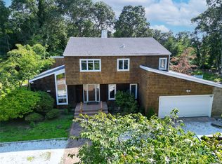 43 Cedar Ln, Remsenburg, NY 11960