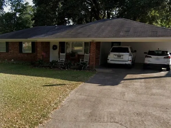 106 Earhart Dr, Natchez, MS 39120