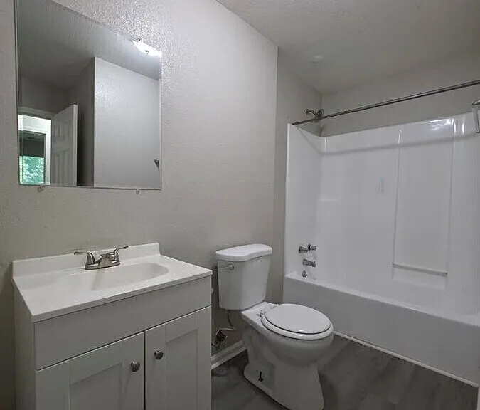 3812 Brooklyn Ave — Photo 7