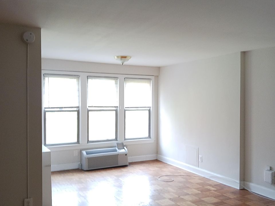 entrance to living-room