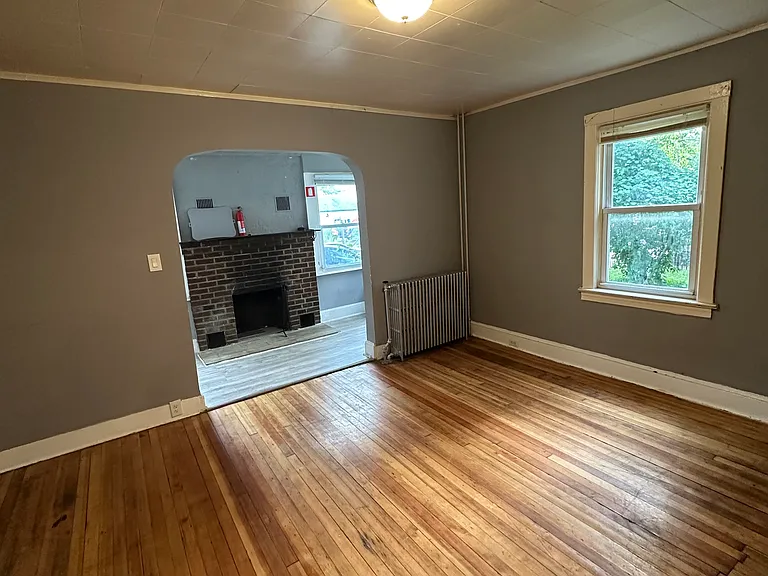 33 Dunbar St #1 — Photo 10