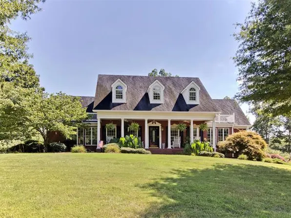 2221 Breckenridge St, Athens, TN 37303