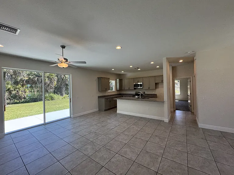 1608 Alliance Ave — Photo 3