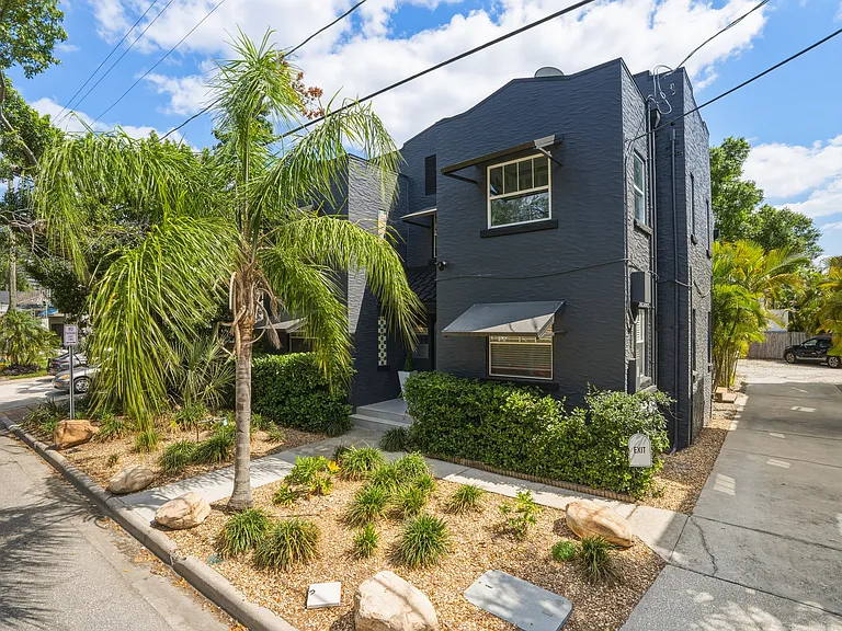 3218 W Santiago St — Photo 17